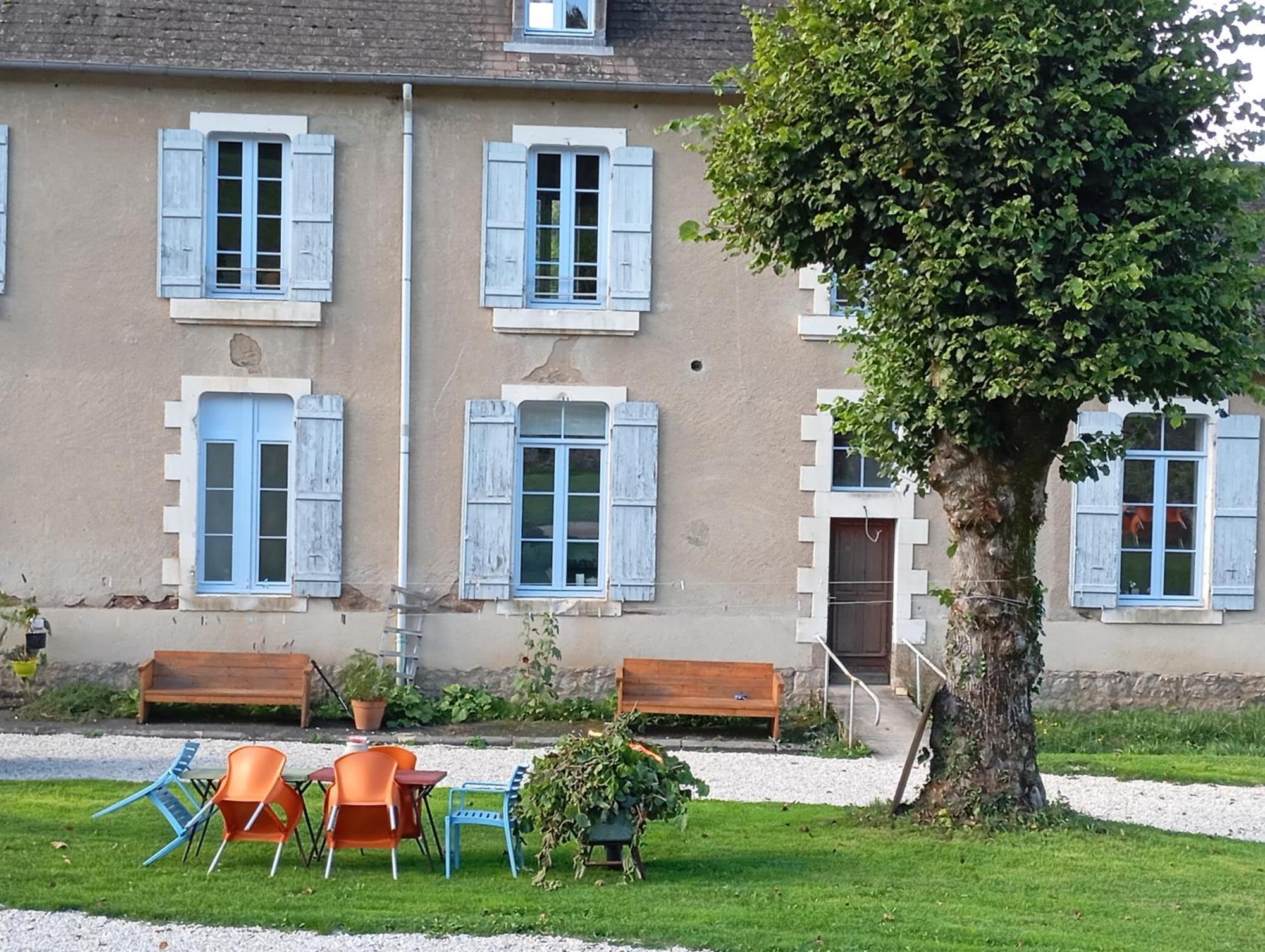 L' Ancienne Ecole Du Morvan Larochemillay エクステリア 写真