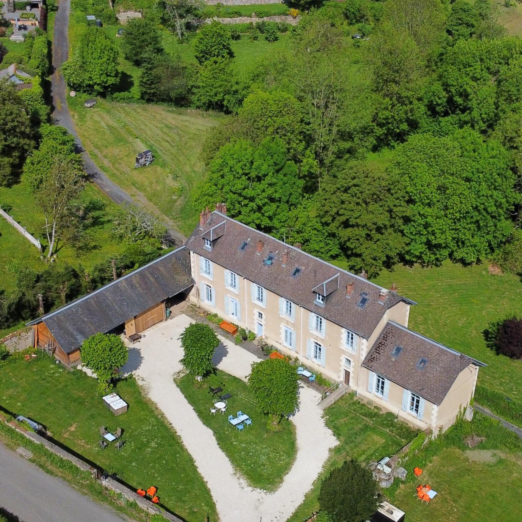 L' Ancienne Ecole Du Morvan Larochemillay エクステリア 写真